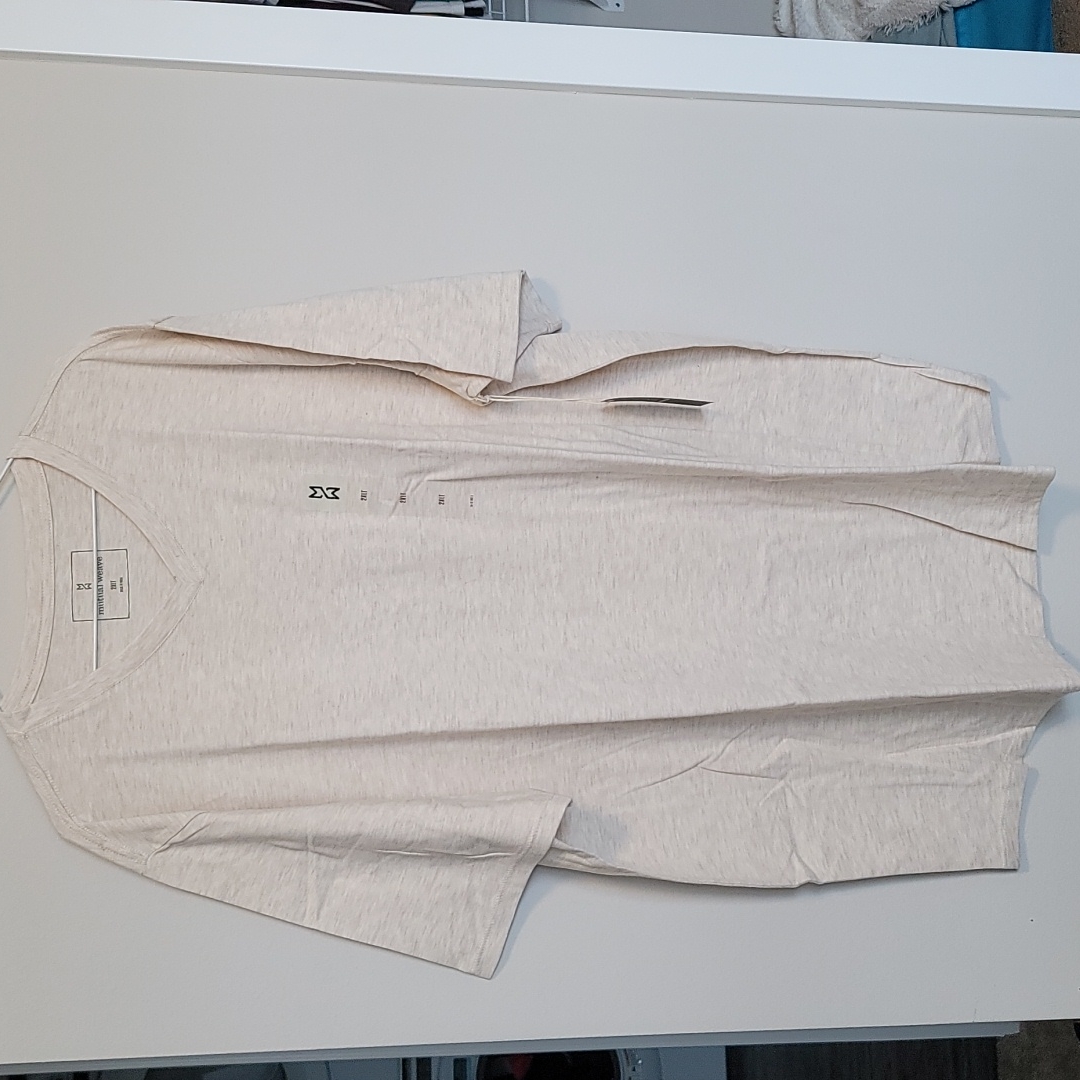Mutual Weave V Neck Tee